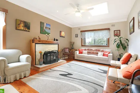 Property photo of 61 Cummins Street Unanderra NSW 2526