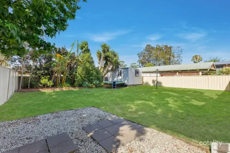 Property photo of 18 Albatross Road Berkeley Vale NSW 2261