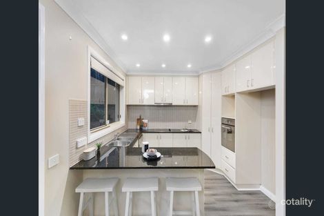 Property photo of 32 Eucalyptus Court Picnic Point NSW 2213