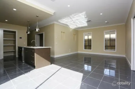 Property photo of 92 Claret Ash Boulevard Harkness VIC 3337