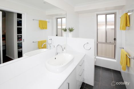 Property photo of 32 Dundale Crescent Estella NSW 2650