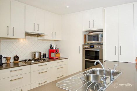 Property photo of 18 Britannia Parade Hindmarsh Island SA 5214