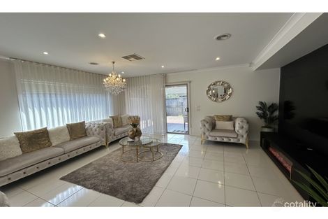 Property photo of 16 Strettle Crescent Cranbourne North VIC 3977