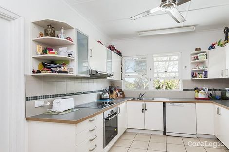Property photo of 34 Roseneath Parade Wynnum West QLD 4178