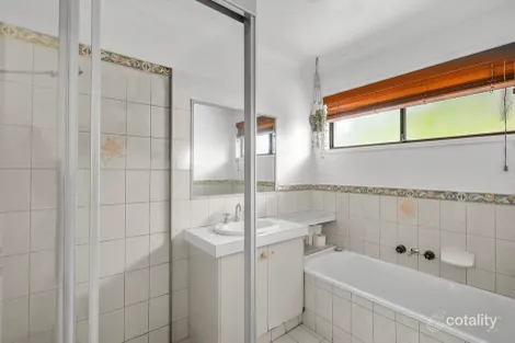 Property photo of 27 Cornwall Drive Elanora QLD 4221