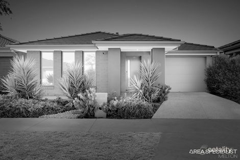 Property photo of 39 Maya Avenue Thornhill Park VIC 3335