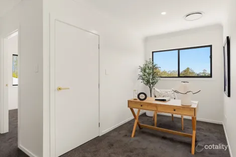 Property photo of 32 Knightsbridge Street Pallara QLD 4110