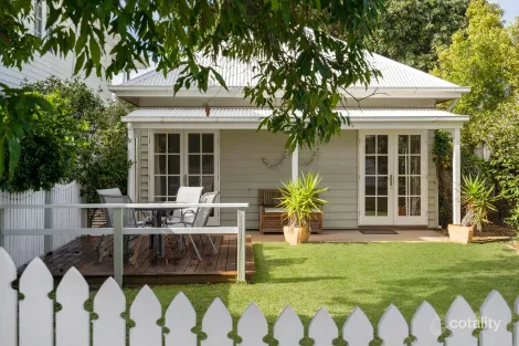 101 Colburn Ave, Victoria Point, QLD 4165