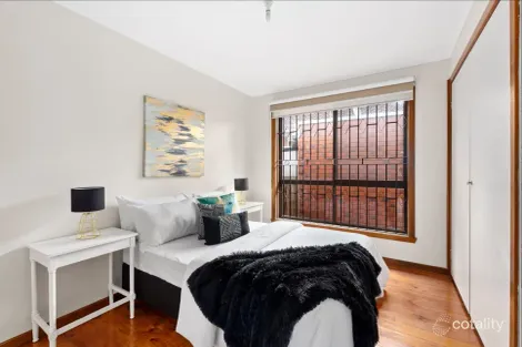 Property photo of 11 Tonelli Crescent Mill Park VIC 3082