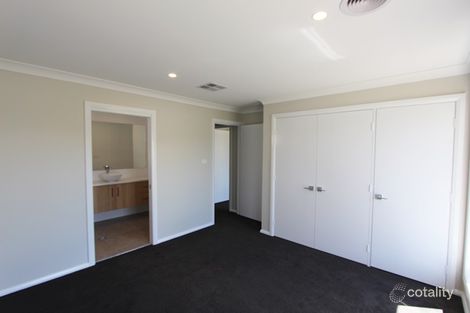 Property photo of 2/51 Coppabella Drive Gobbagombalin NSW 2650