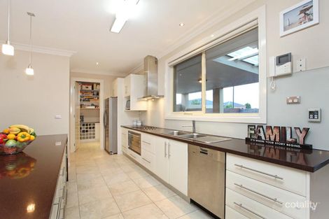 Property photo of 6 Finsbury Close Caroline Springs VIC 3023
