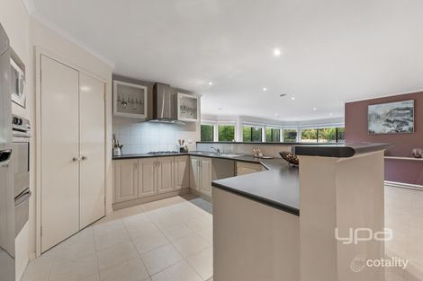 Property photo of 9 Masters Circuit Roxburgh Park VIC 3064