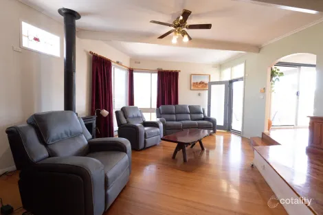 Property photo of 5 Banool Avenue Myrtleford VIC 3737