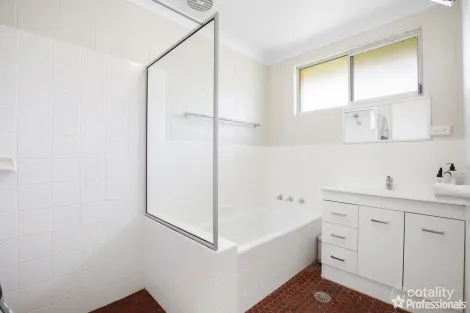 Property photo of 4 Tamar Place Armidale NSW 2350