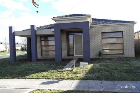 8 Fairhaven Bvd, Melton West, VIC 3337