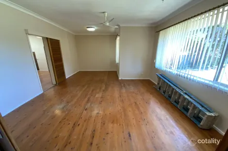 Property photo of 13 Hosking Crescent Glenfield NSW 2167