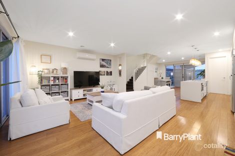 Property photo of 127 Bunjil Way Knoxfield VIC 3180