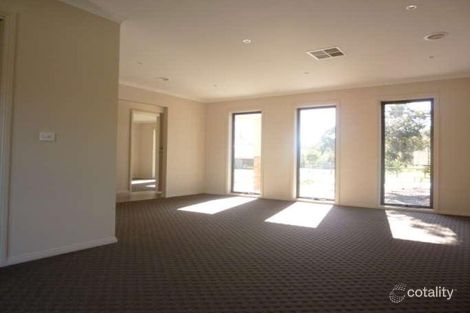 Property photo of 12 Black Wallaby Drive Langwarrin VIC 3910