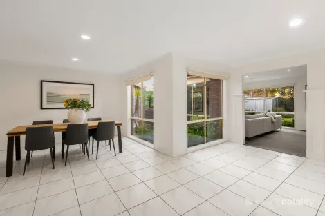 Property photo of 4 Aisha Crescent Dingley Village VIC 3172