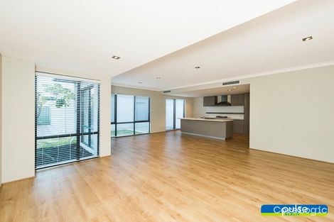 Property photo of 7/28-32 Noalimba Crescent Bateman WA 6150