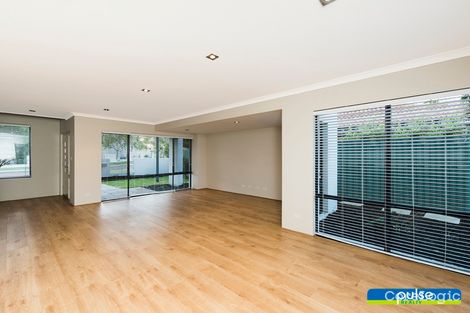 Property photo of 7/28-32 Noalimba Crescent Bateman WA 6150