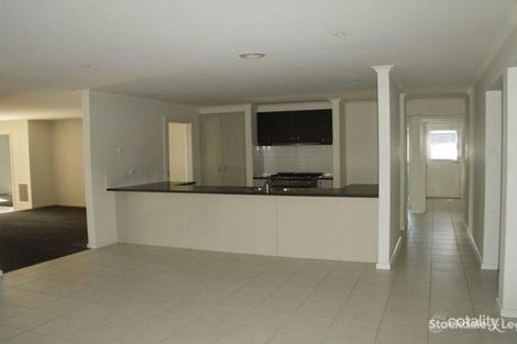 Property photo of 3 Kingbird Avenue Tarneit VIC 3029