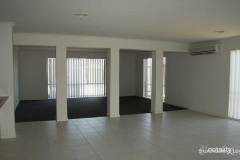 Property photo of 3 Kingbird Avenue Tarneit VIC 3029