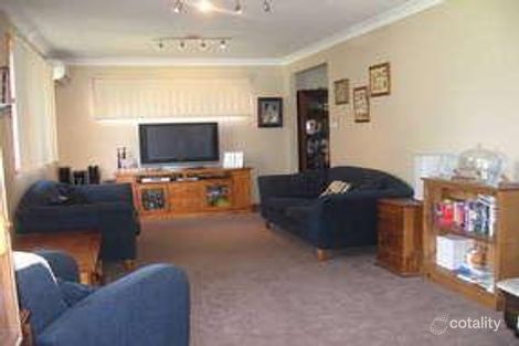Property photo of 104 Kerry Crescent Berkeley Vale NSW 2261