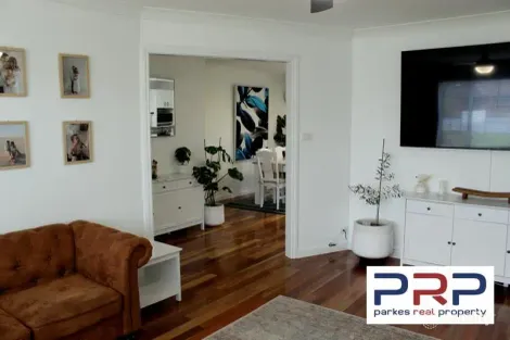 Property photo of 6 Tulara Place Parkes NSW 2870