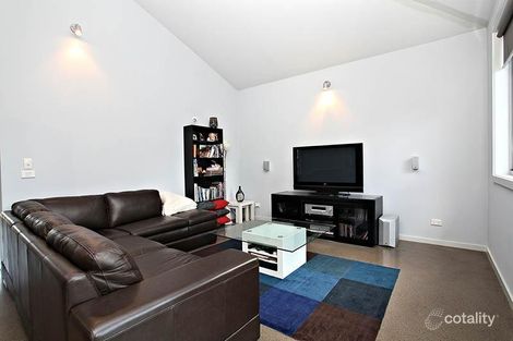 Property photo of 5 Doyle Lane Caroline Springs VIC 3023