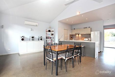 Property photo of 5 Doyle Lane Caroline Springs VIC 3023