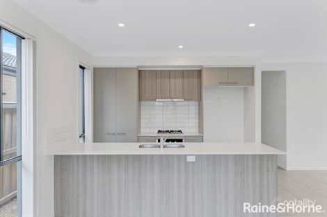 Property photo of 15 Cassinia Circuit Tarneit VIC 3029