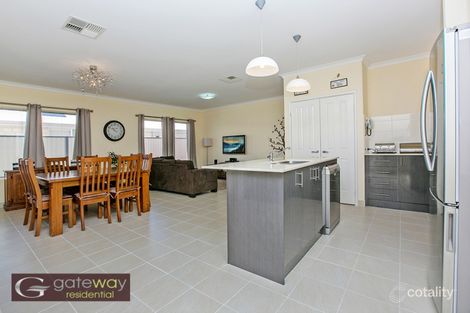 Property photo of 19 Cotswold Parade Aubin Grove WA 6164