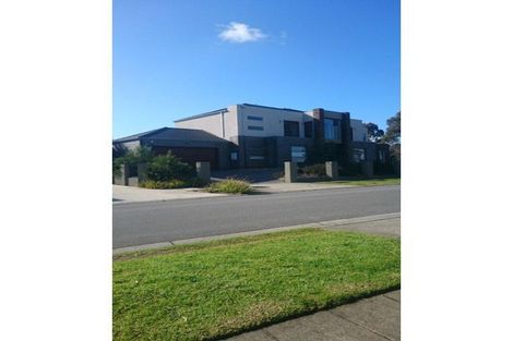 Property photo of 13 Dyson Drive Lynbrook VIC 3975