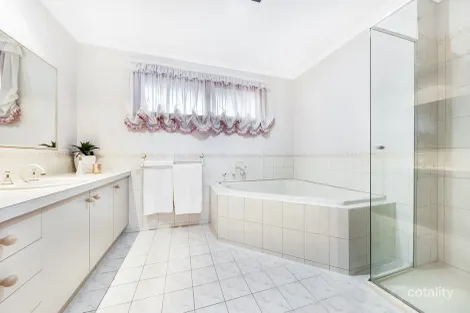 Property photo of 11 Page Court Mulgrave VIC 3170