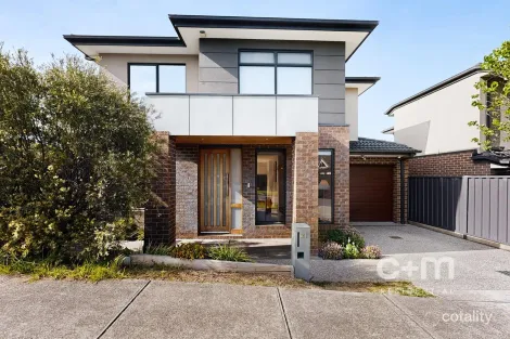 21 MACKINNON GR, GLENROY, VIC 3046