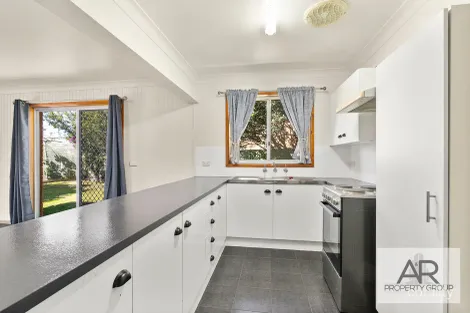 Property photo of 1/41 Yeovil Drive Bomaderry NSW 2541