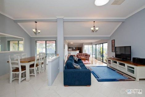 Property photo of 2 Graton Loop Iluka WA 6028