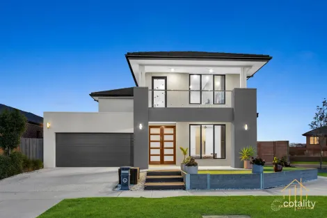 29 Lotus St, Pakenham, VIC 3810