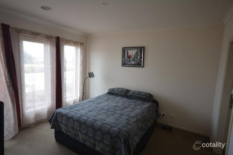 Property photo of 15 Ivy Leaf Road Pakenham VIC 3810