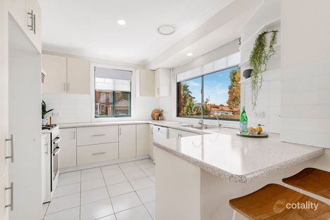 Property photo of 1 Gardenview Close Mill Park VIC 3082