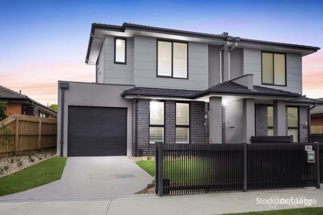 2/10 Woodstock Dr, Gladstone Park, VIC 3043