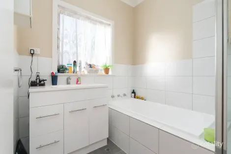 Property photo of 401 Prune Street Lavington NSW 2641