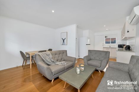 Property photo of 1/2 Railway Avenue Werribee VIC 3030