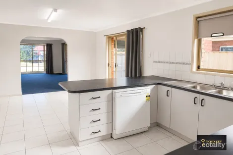 Property photo of 16 Tiber Close Werribee VIC 3030