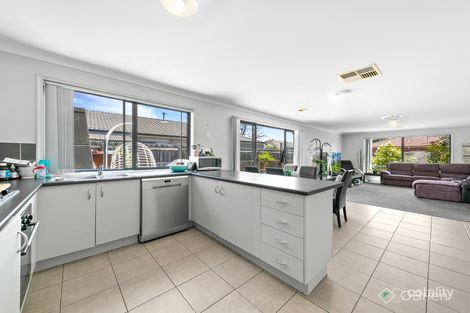 Property photo of 36 Wakenshaw Crescent Pakenham VIC 3810