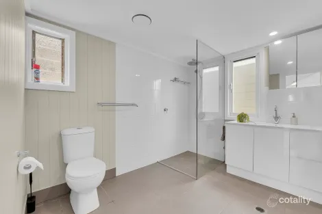 Property photo of 522 Tingal Road Wynnum QLD 4178