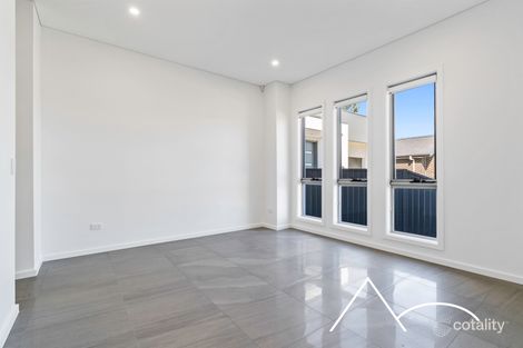 Property photo of 22 Hoxton Place Spring Farm NSW 2570