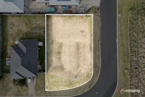 Property photo of 24 Claret Ash Drive Guyra NSW 2365