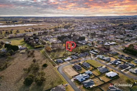 Property photo of 24 Claret Ash Drive Guyra NSW 2365